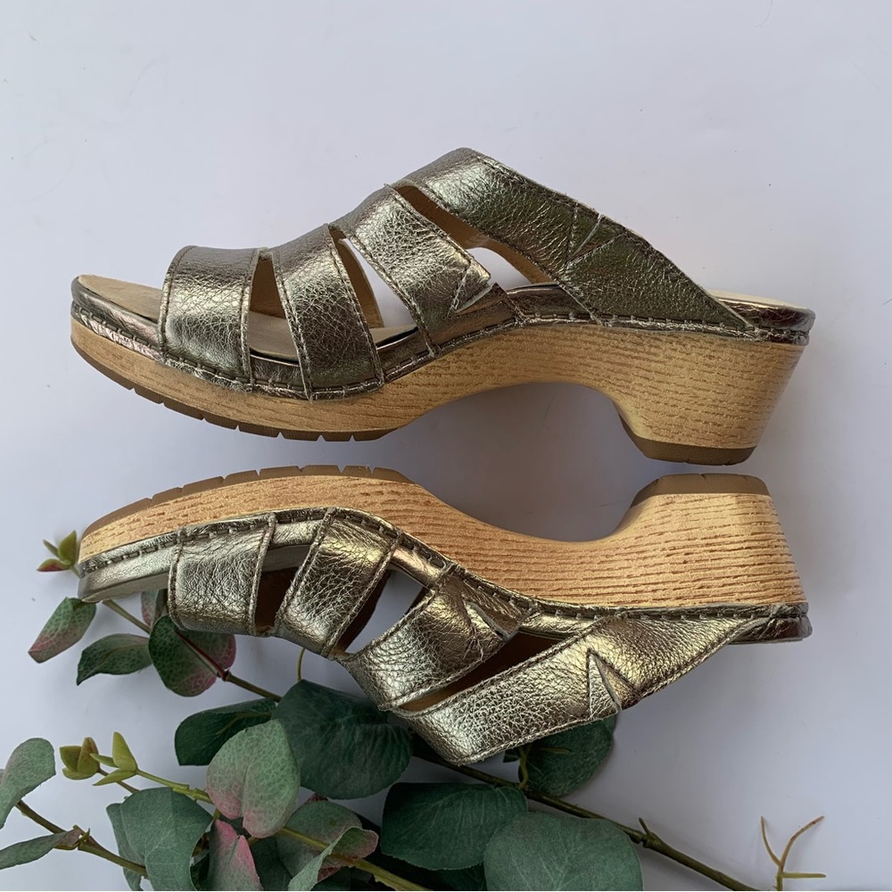 Dansko Lyndi Leather Slip On Sandal in Platino Metallic - Picture 8 of 12